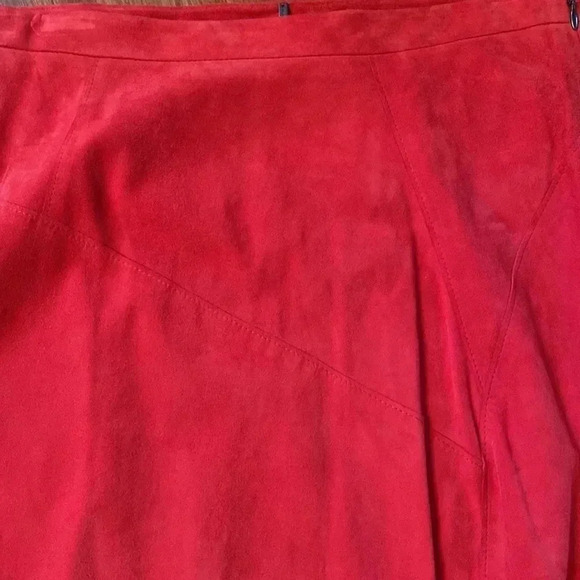Elie Tahari NWT Regina skirt - size 4 - red - lamb suede - Picture 8 of 8